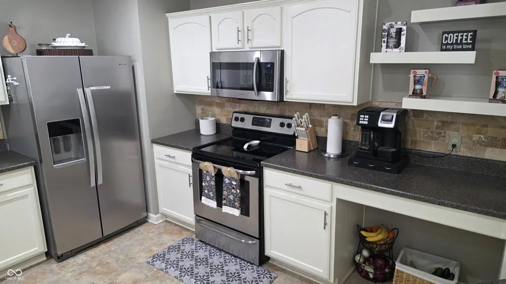 765 Country Gate Drive Whiteland, IN 46184