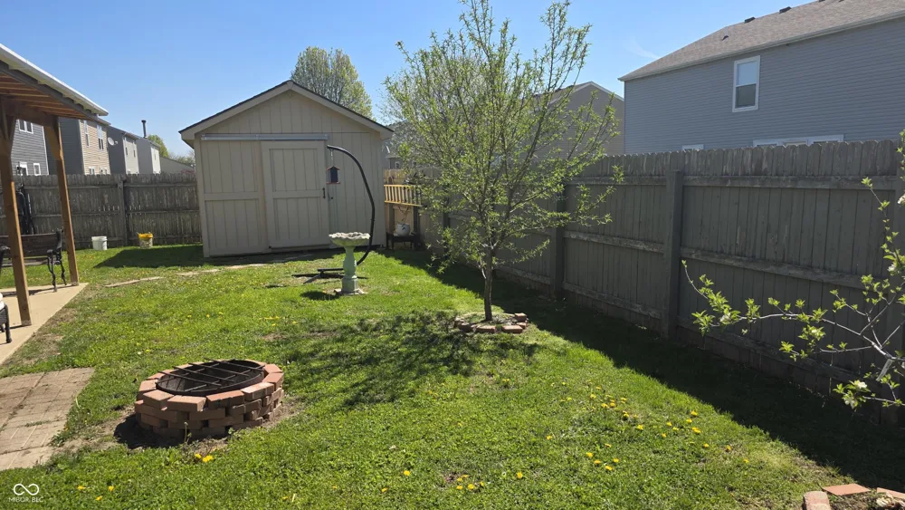 765 Country Gate Drive Whiteland, IN 46184