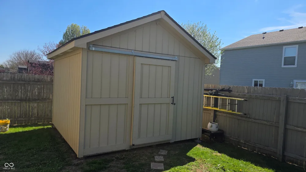 765 Country Gate Drive Whiteland, IN 46184