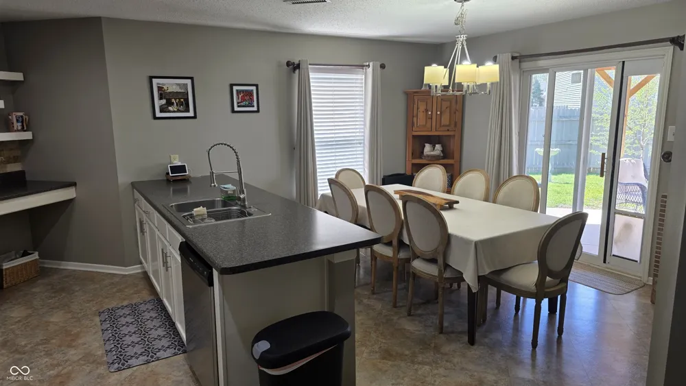 765 Country Gate Drive Whiteland, IN 46184