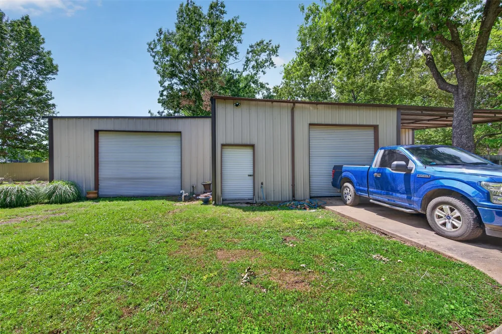 1411 Holly Street S Waskom, TX 75692