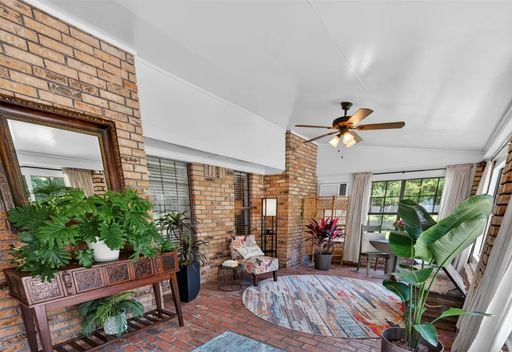 1411 Holly Street S Waskom, TX 75692