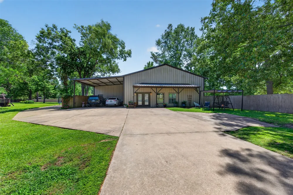 1411 Holly Street S Waskom, TX 75692