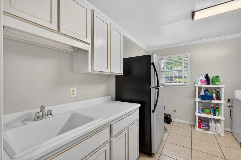 1411 Holly Street S Waskom, TX 75692