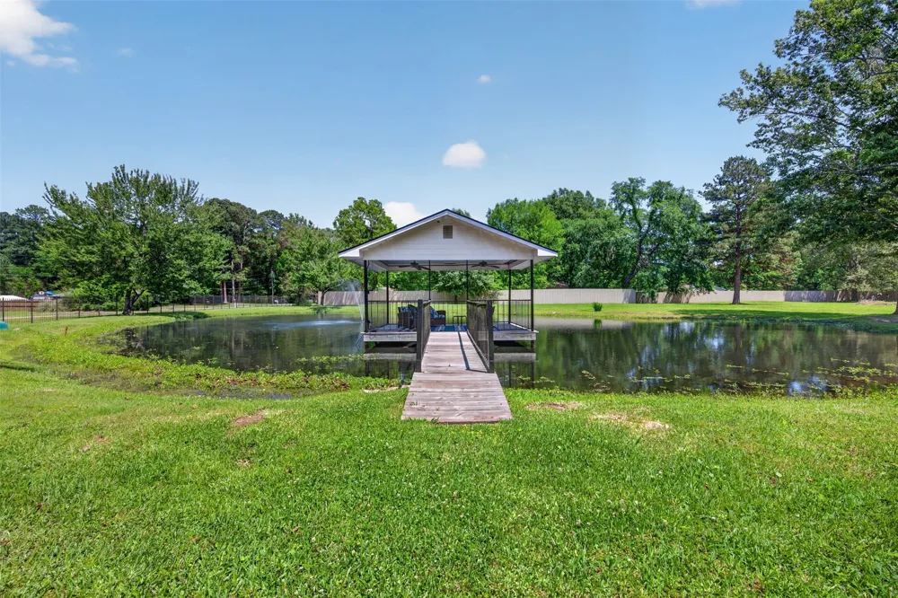 1411 Holly Street S Waskom, TX 75692