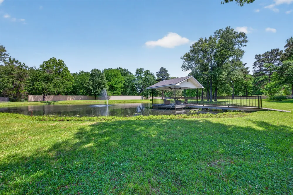 1411 Holly Street S Waskom, TX 75692