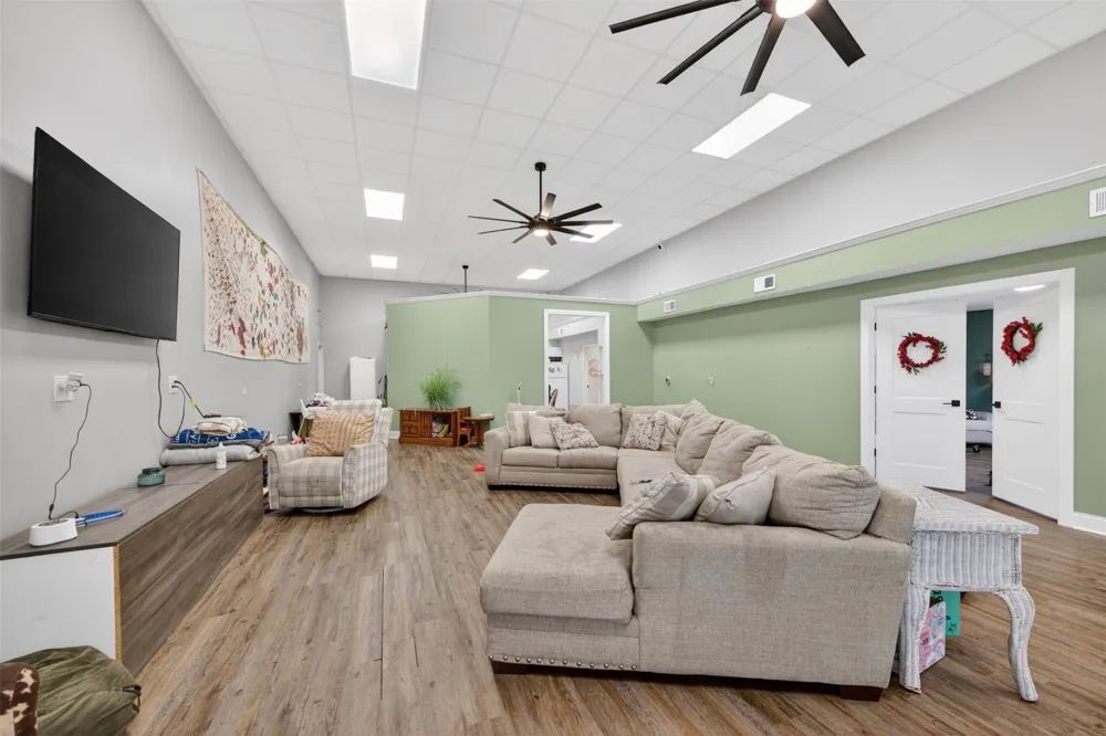1411 Holly Street S Waskom, TX 75692