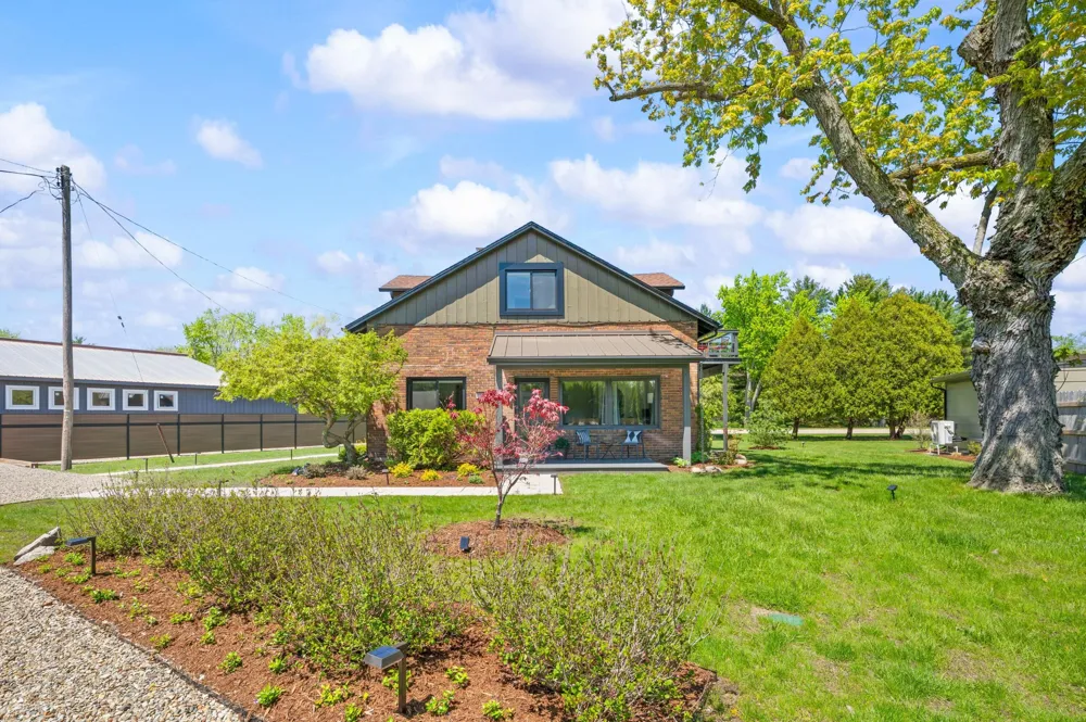 7321 Harbert Road Chikaming Township, MI 49115