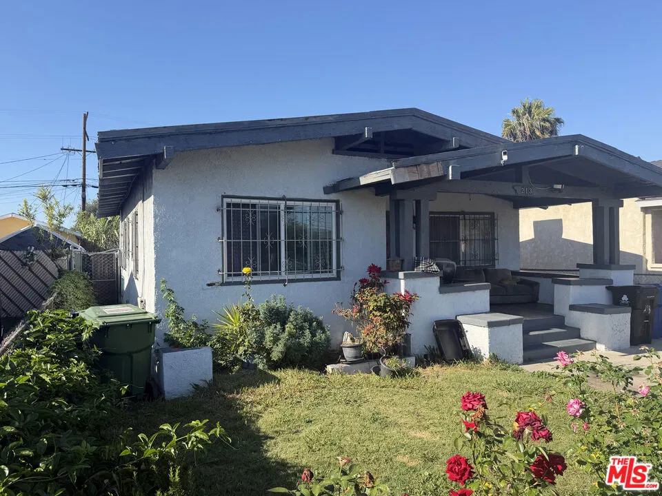 213 W 83rd Street Los Angeles, CA 90003