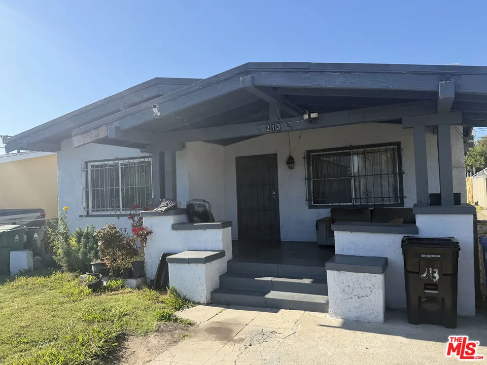 213 W 83rd Street Los Angeles, CA 90003