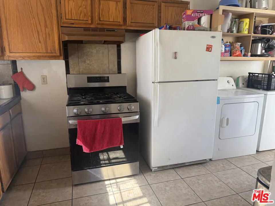 213 W 83rd Street Los Angeles, CA 90003