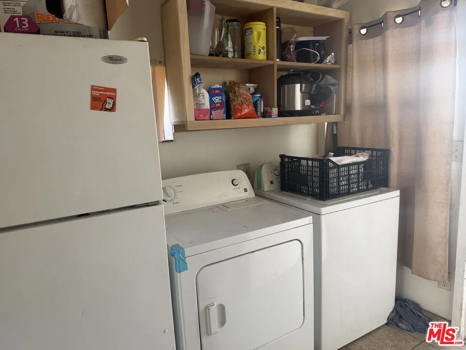 213 W 83rd Street Los Angeles, CA 90003