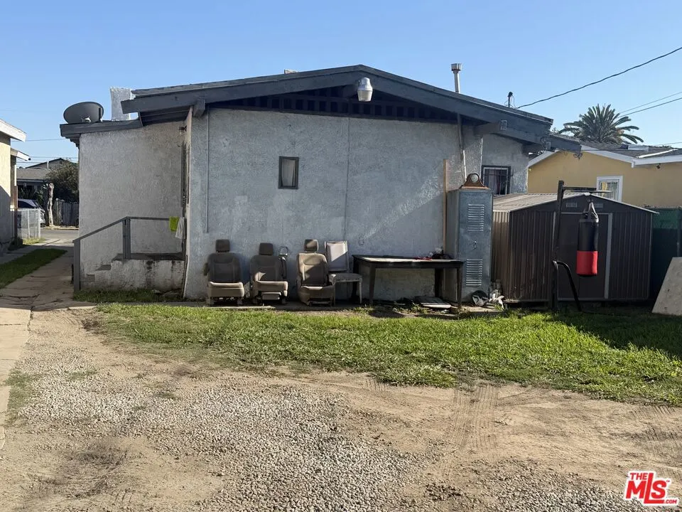 213 W 83rd Street Los Angeles, CA 90003