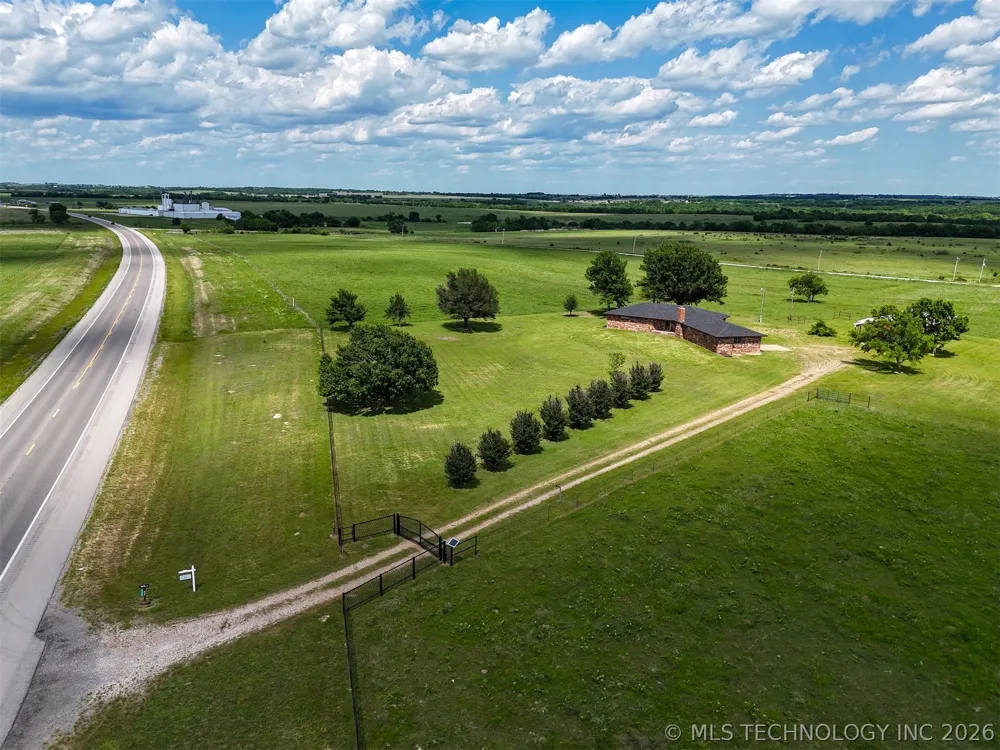 11252 S Hwy 377 Kingston, OK 73439