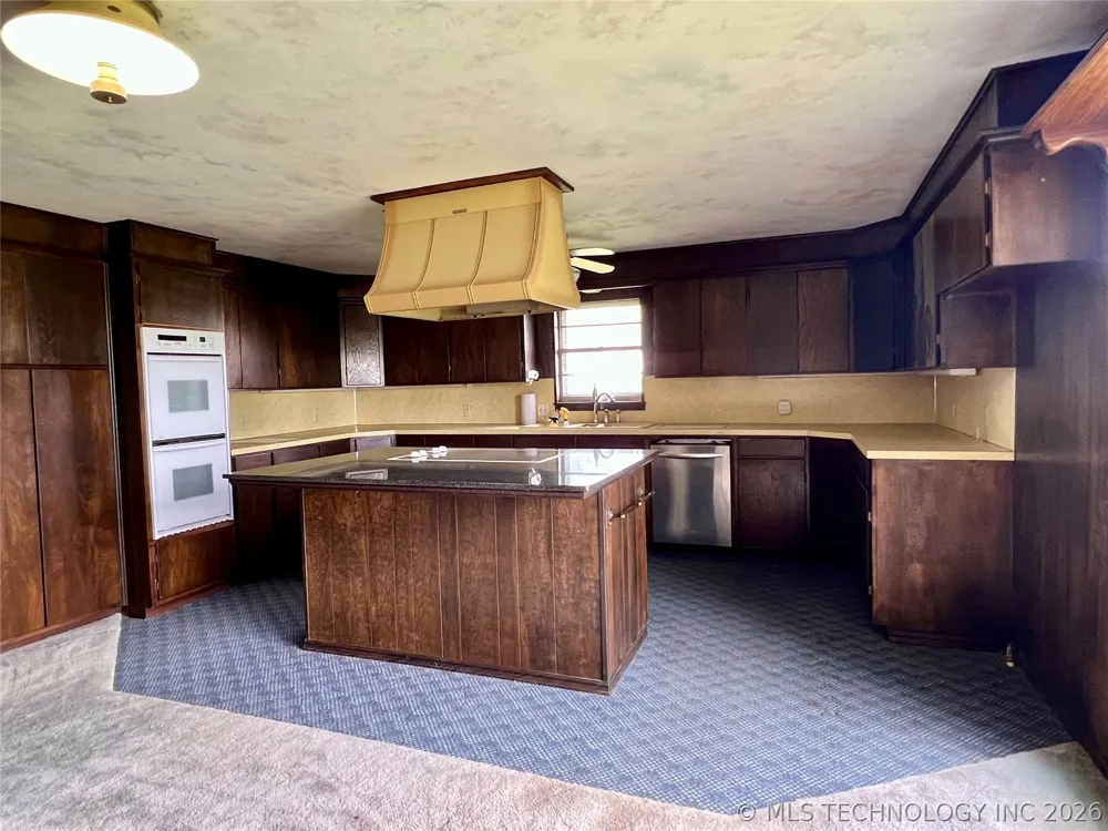 11252 S Hwy 377 Kingston, OK 73439