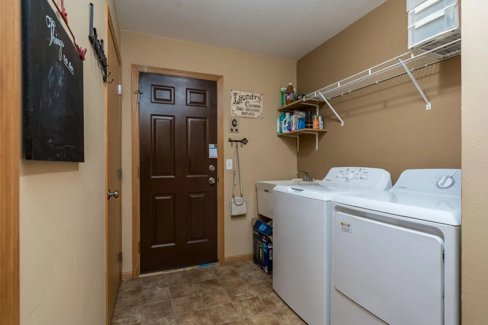 709 Tomahawk Court Madison Lake, MN 56063