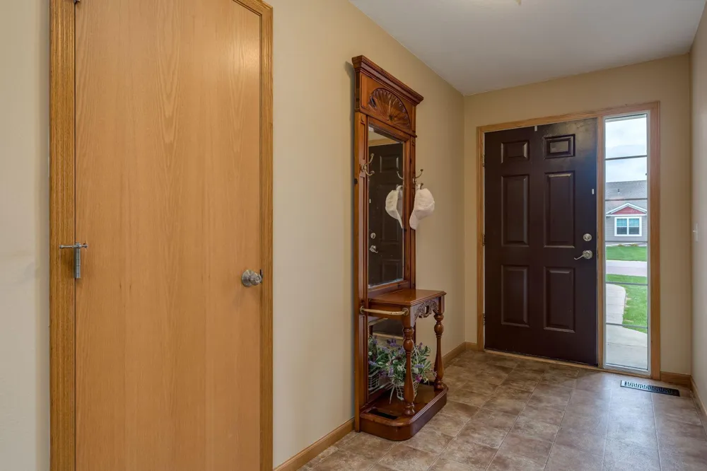 709 Tomahawk Court Madison Lake, MN 56063
