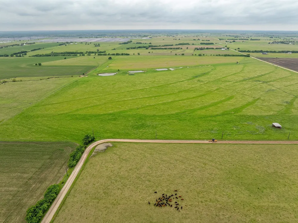 1010 County Road 382 Era, TX 76238