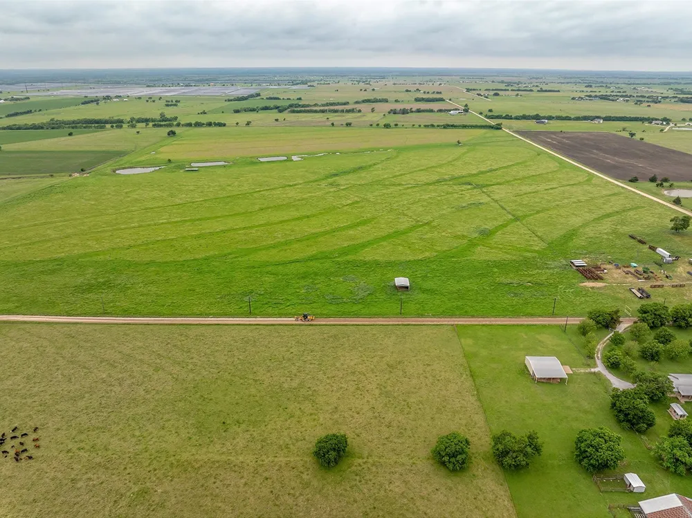 1010 County Road 382 Era, TX 76238