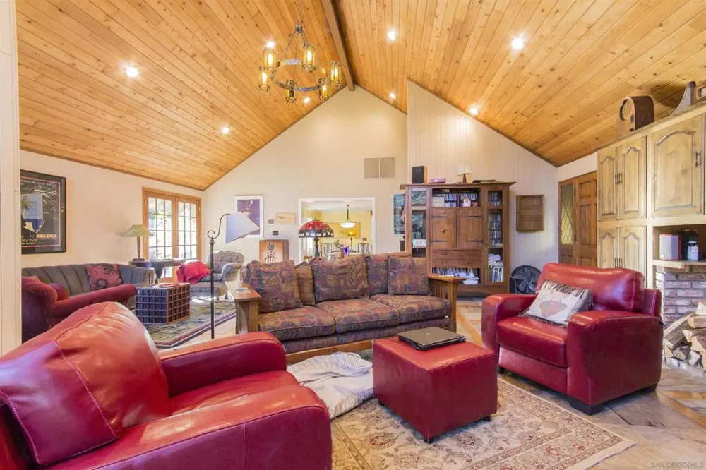 28831 Spruce Pine Valley, CA 91962
