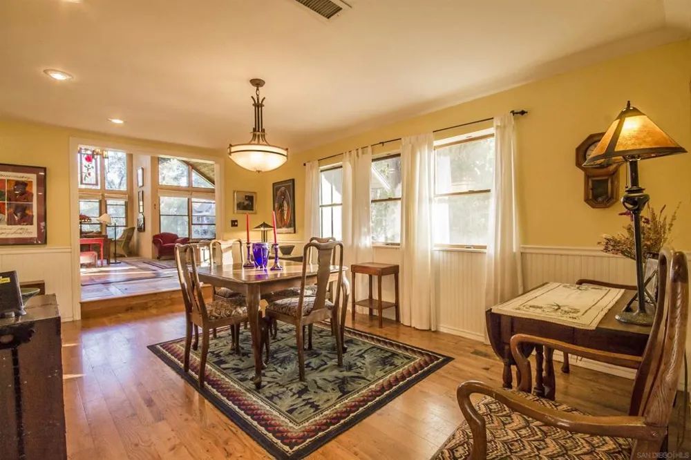 28831 Spruce Pine Valley, CA 91962