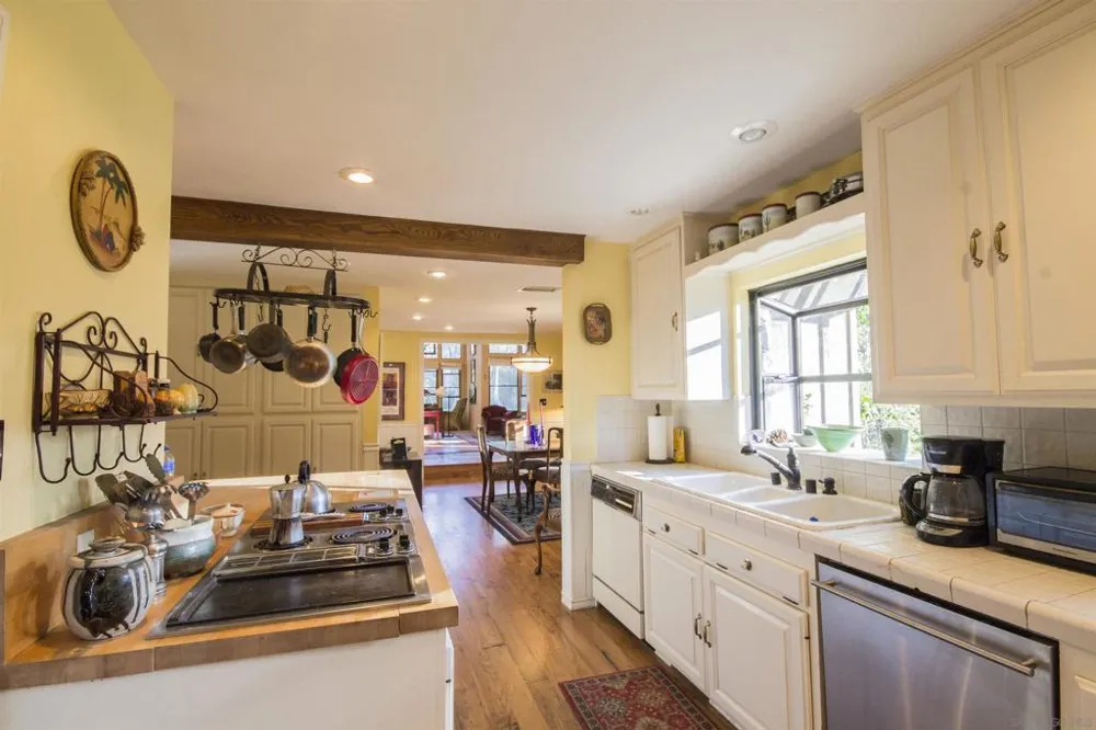 28831 Spruce Pine Valley, CA 91962