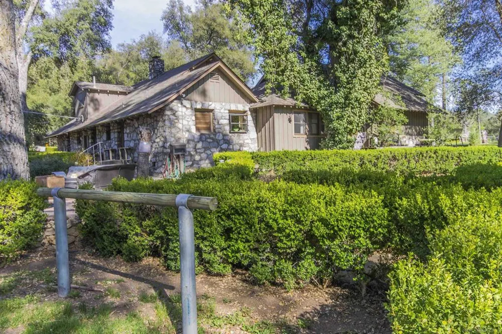 28831 Spruce Pine Valley, CA 91962