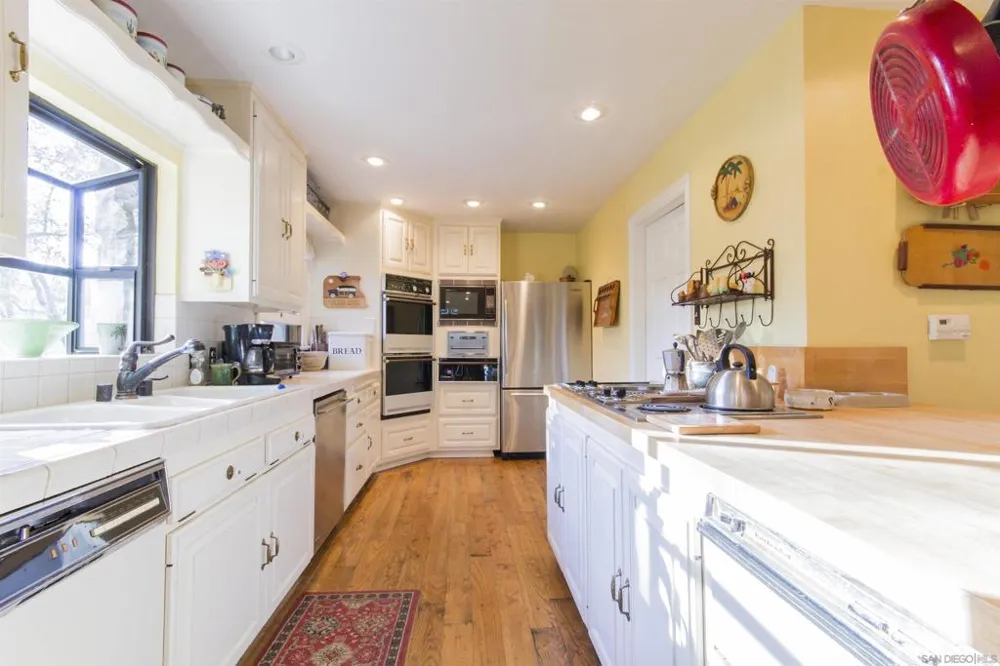 28831 Spruce Pine Valley, CA 91962