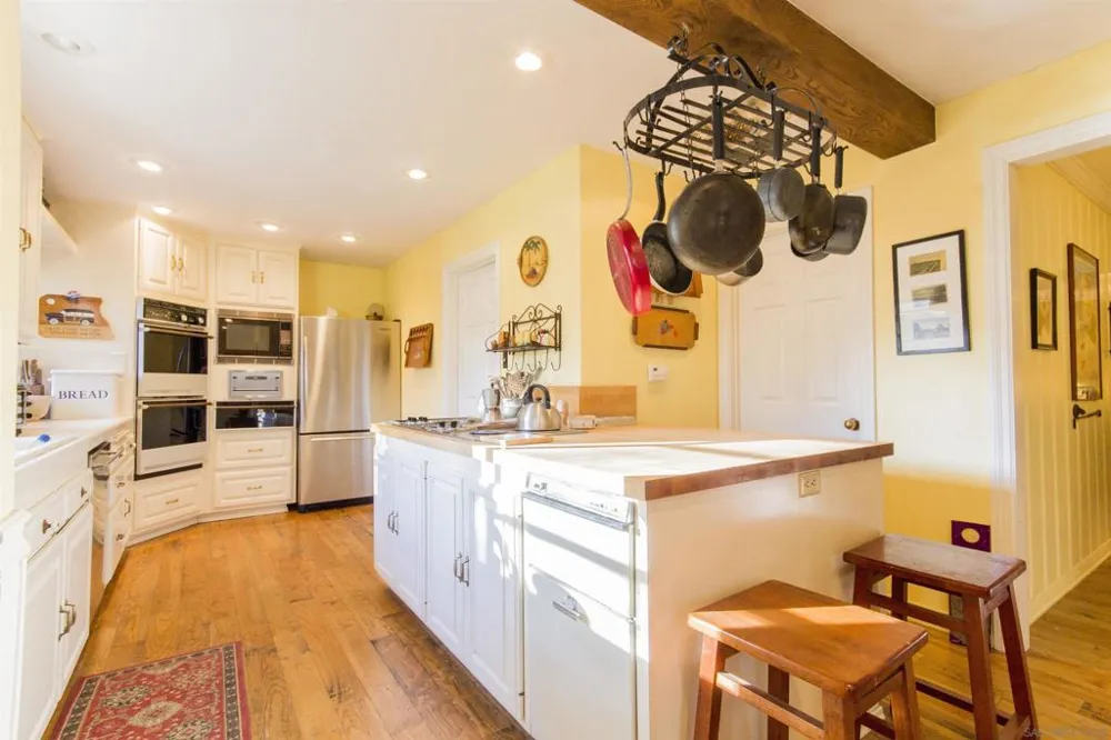 28831 Spruce Pine Valley, CA 91962
