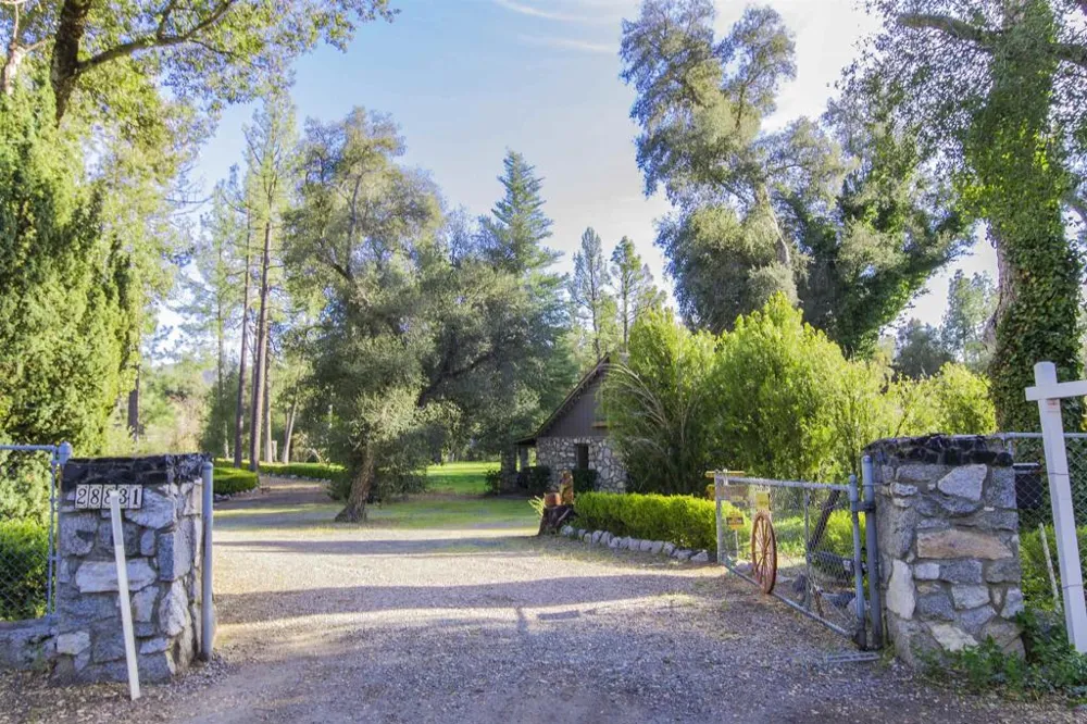 28831 Spruce Pine Valley, CA 91962