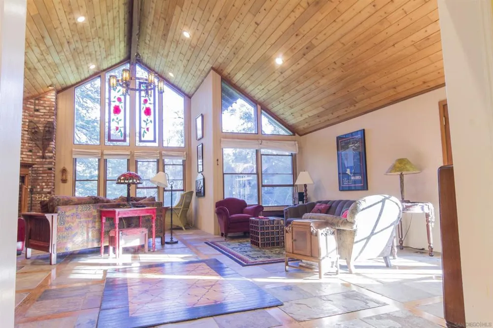 28831 Spruce Pine Valley, CA 91962
