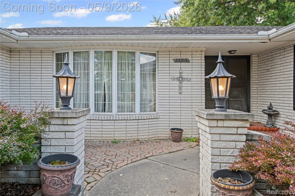 38219 Santa Anna Street Clinton Charter Township, MI 48036