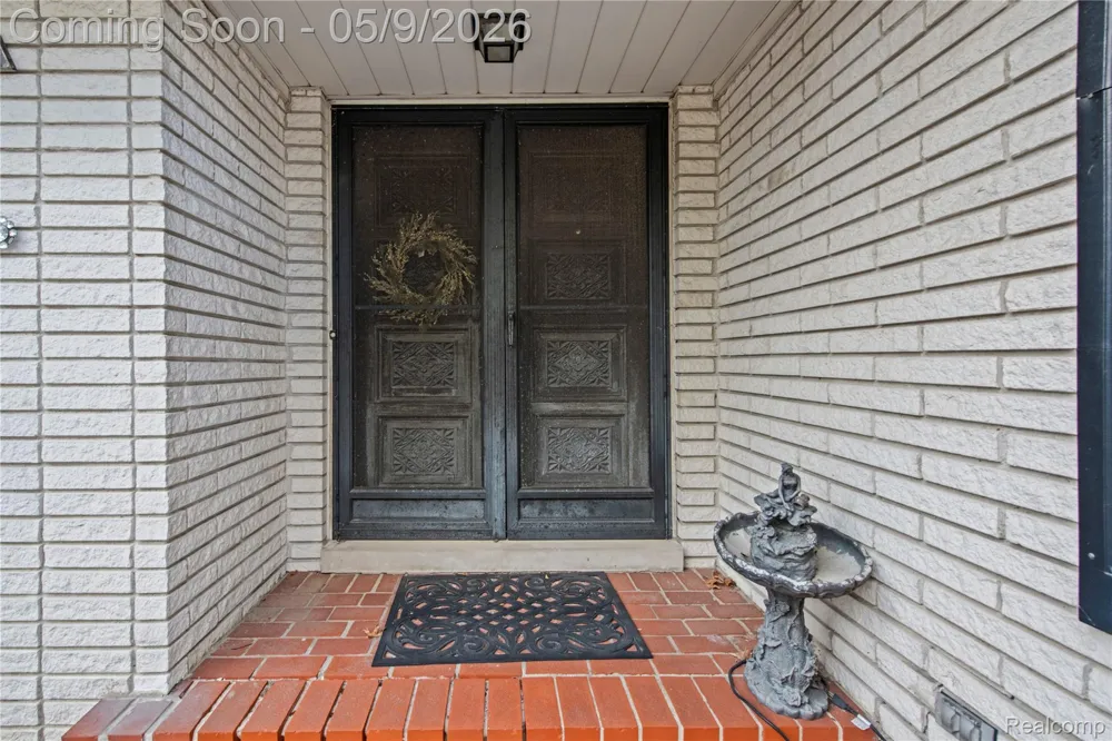 38219 Santa Anna Street Clinton Charter Township, MI 48036
