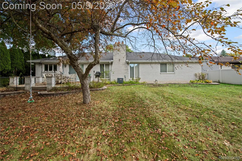 38219 Santa Anna Street Clinton Charter Township, MI 48036