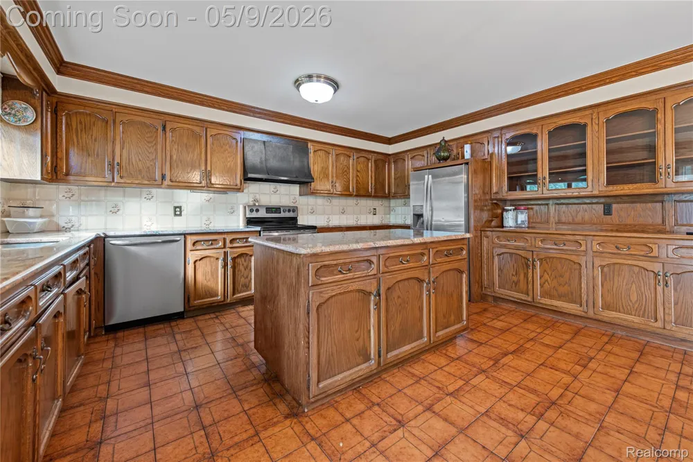 38219 Santa Anna Street Clinton Charter Township, MI 48036