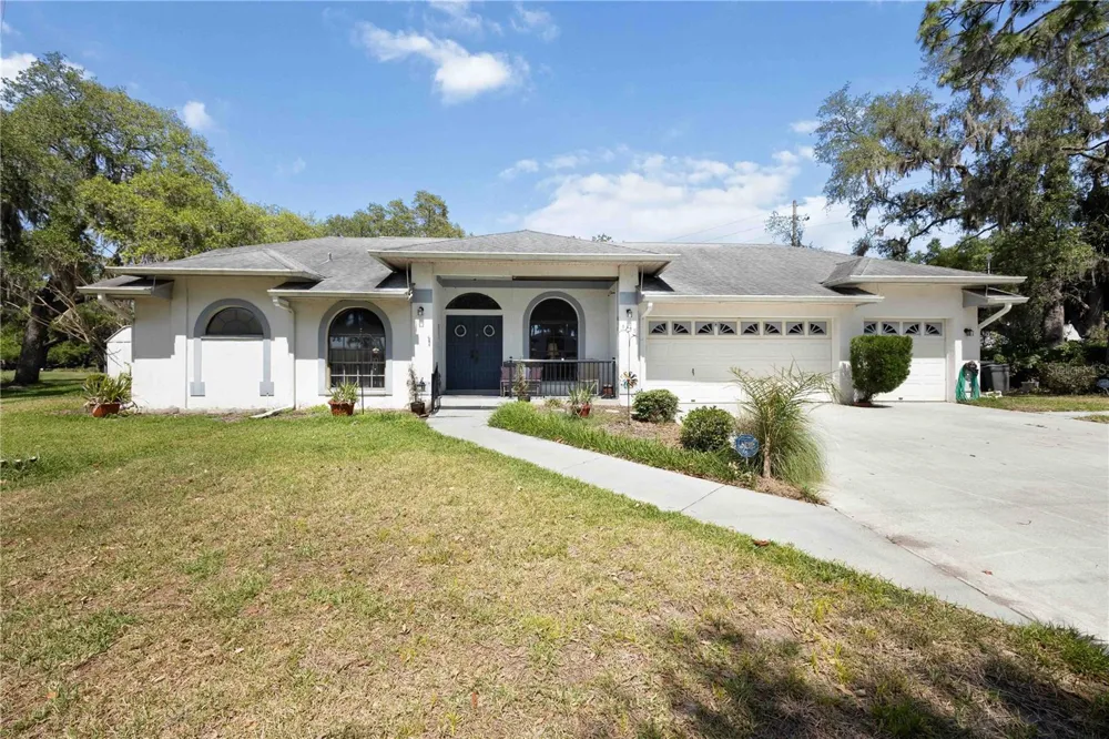 5235 POST LANE Lakeland, FL 33809