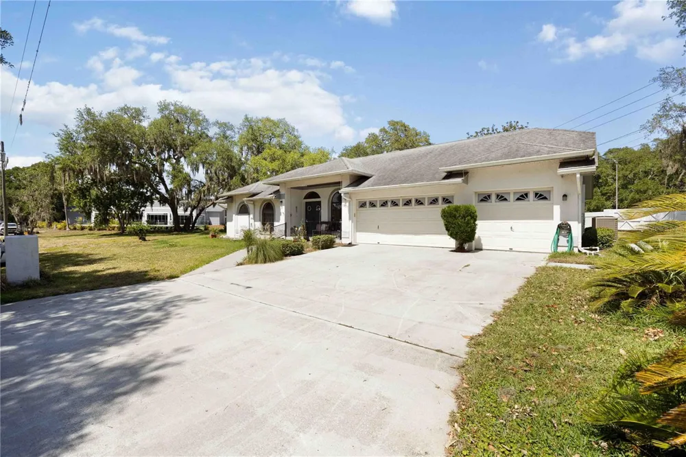 5235 POST LANE Lakeland, FL 33809