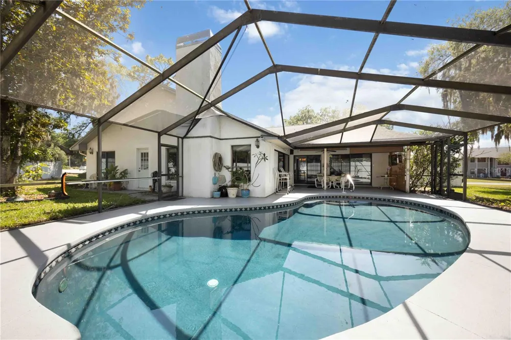 5235 POST LANE Lakeland, FL 33809