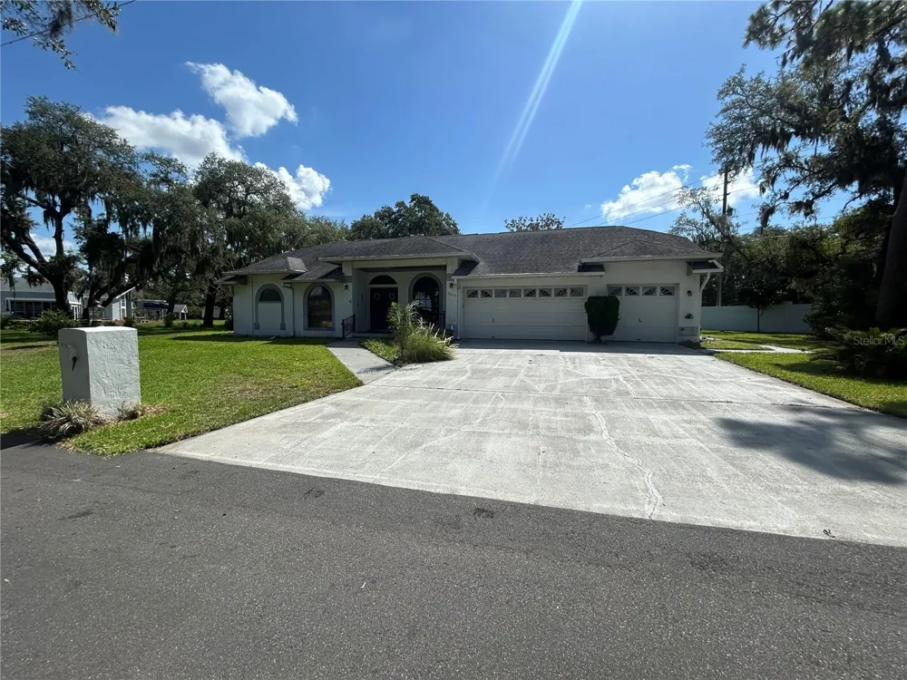 5235 POST LANE Lakeland, FL 33809