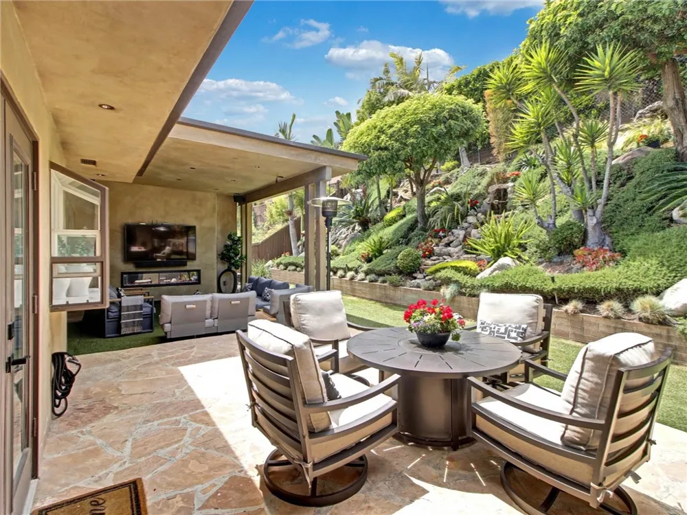 4557 Don Timoteo Drive Los Angeles, CA 90008