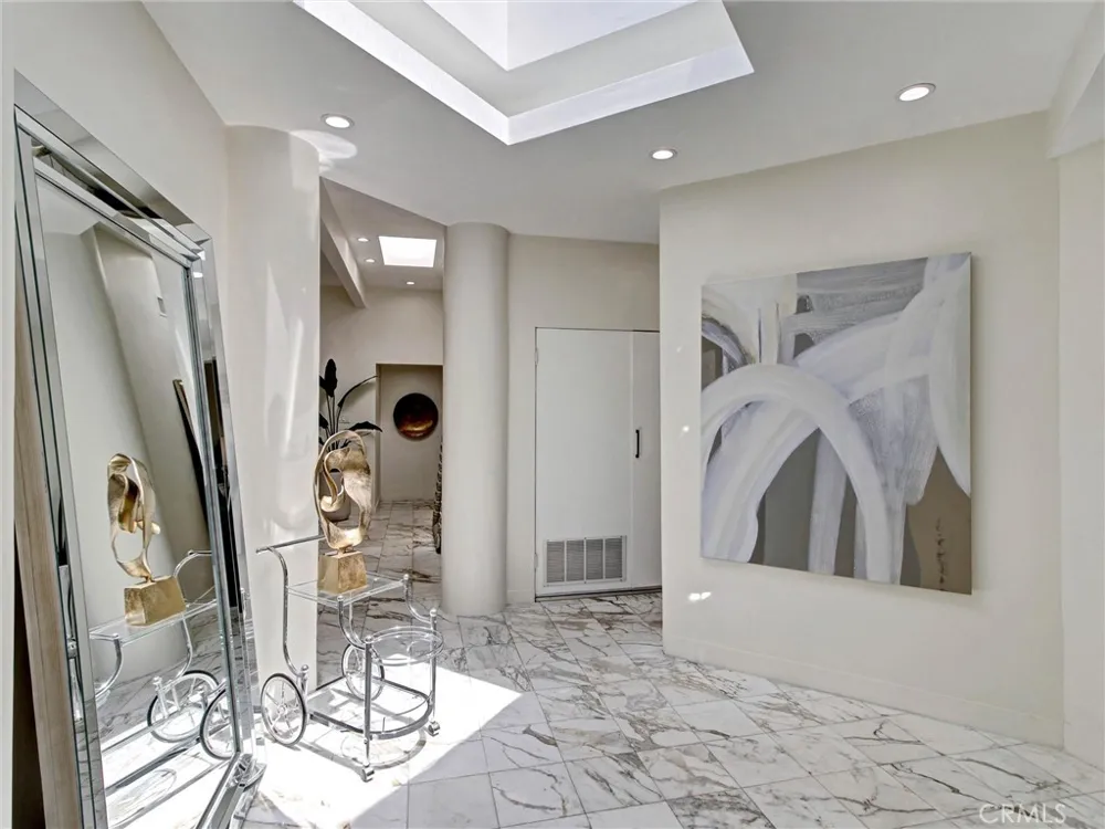4557 Don Timoteo Drive Los Angeles, CA 90008