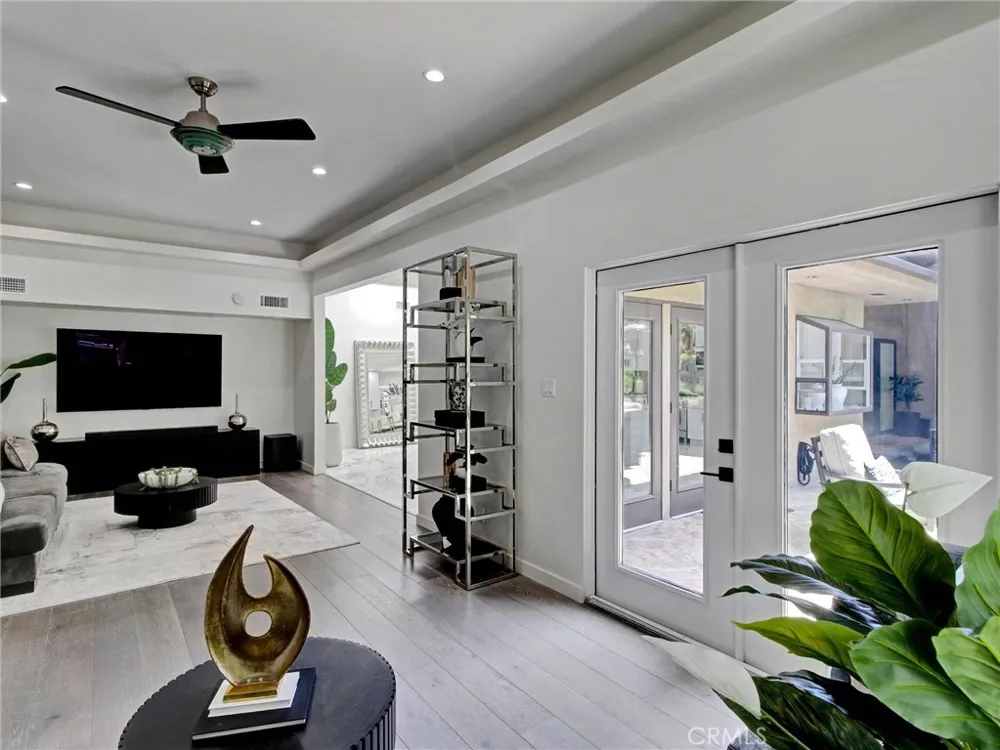 4557 Don Timoteo Drive Los Angeles, CA 90008