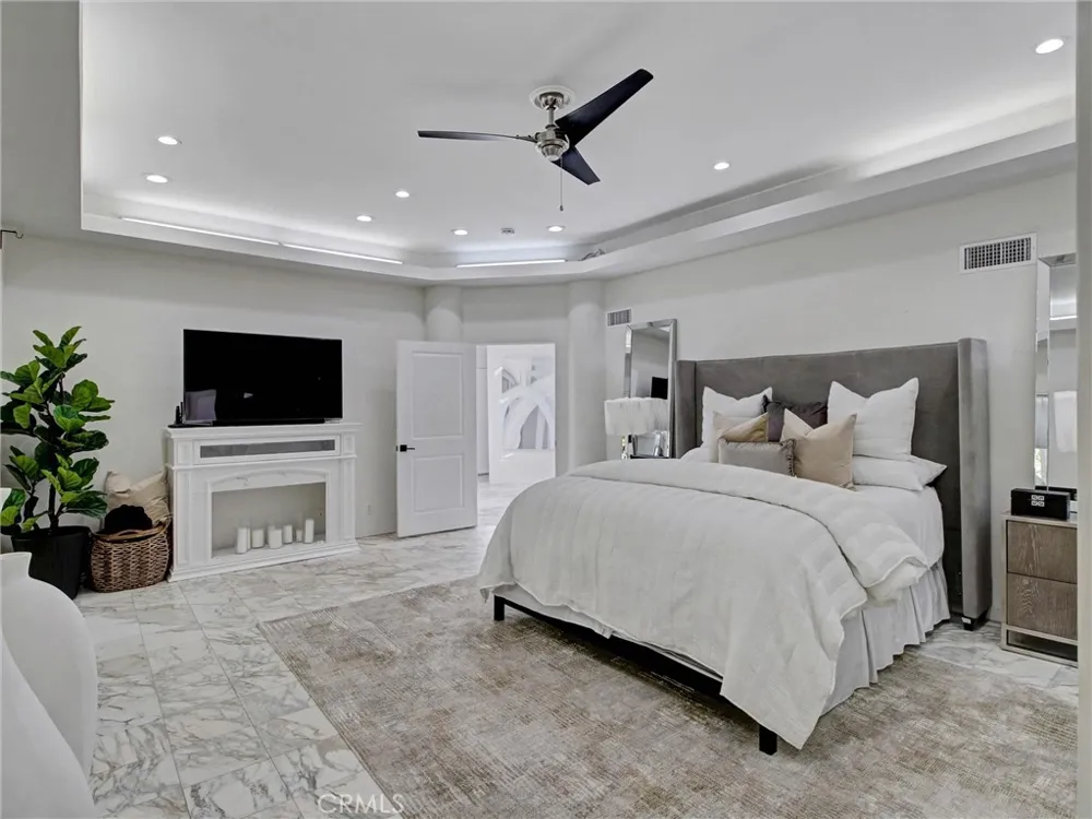 4557 Don Timoteo Drive Los Angeles, CA 90008