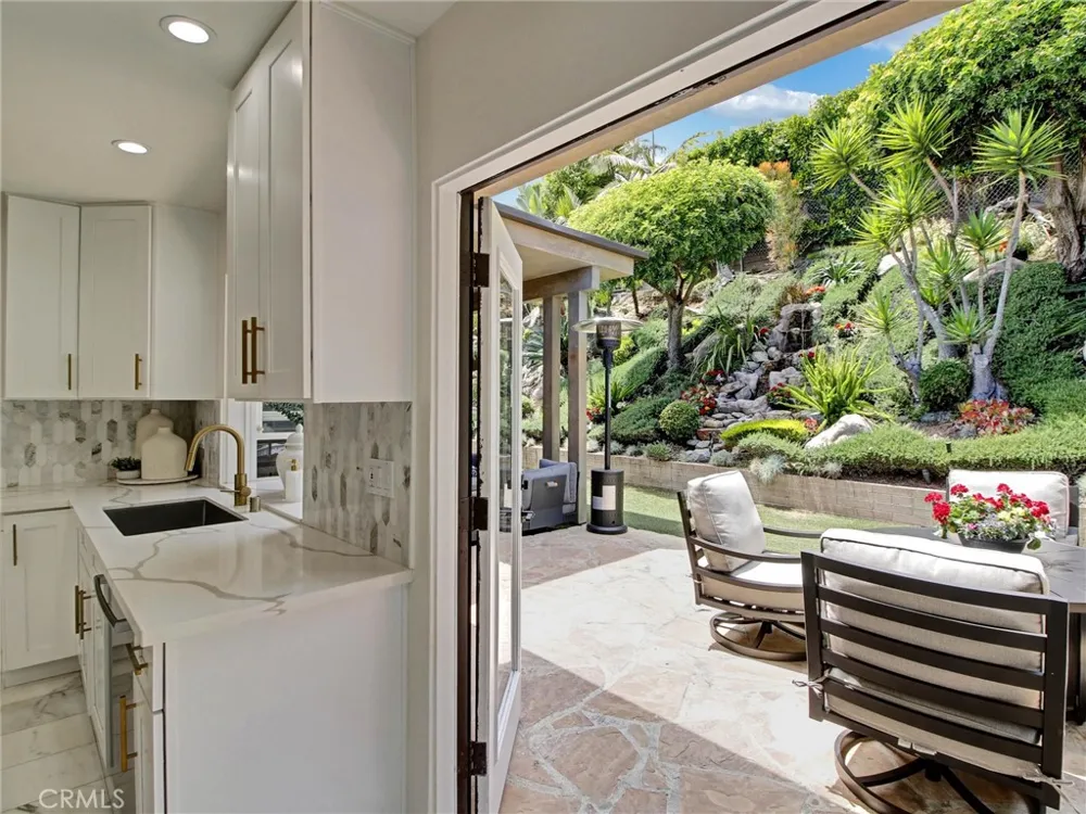 4557 Don Timoteo Drive Los Angeles, CA 90008
