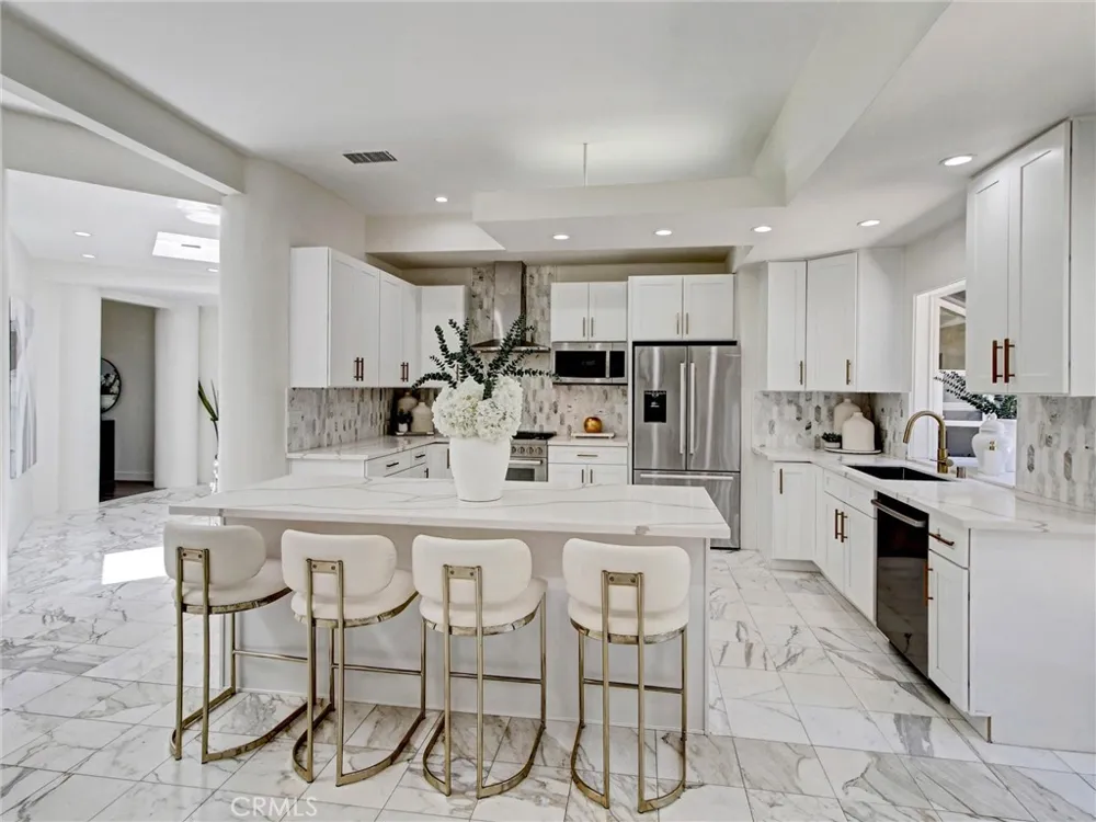 4557 Don Timoteo Drive Los Angeles, CA 90008