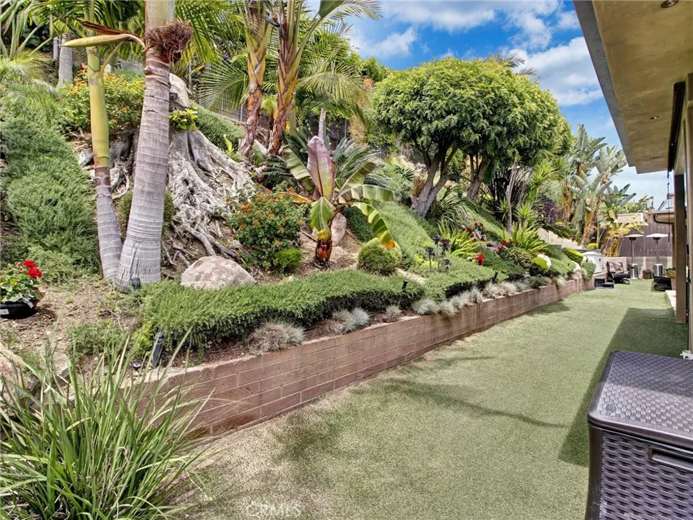 4557 Don Timoteo Drive Los Angeles, CA 90008