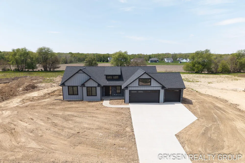 8561 Bosque Drive SE Caledonia, MI 49316