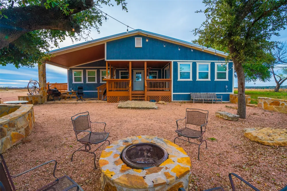 8500 County Road 121 Cross Plains, TX 76801