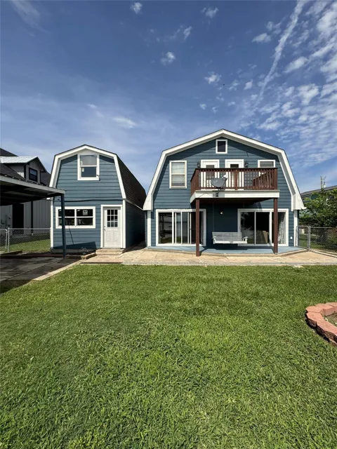 398 Lakeshore S