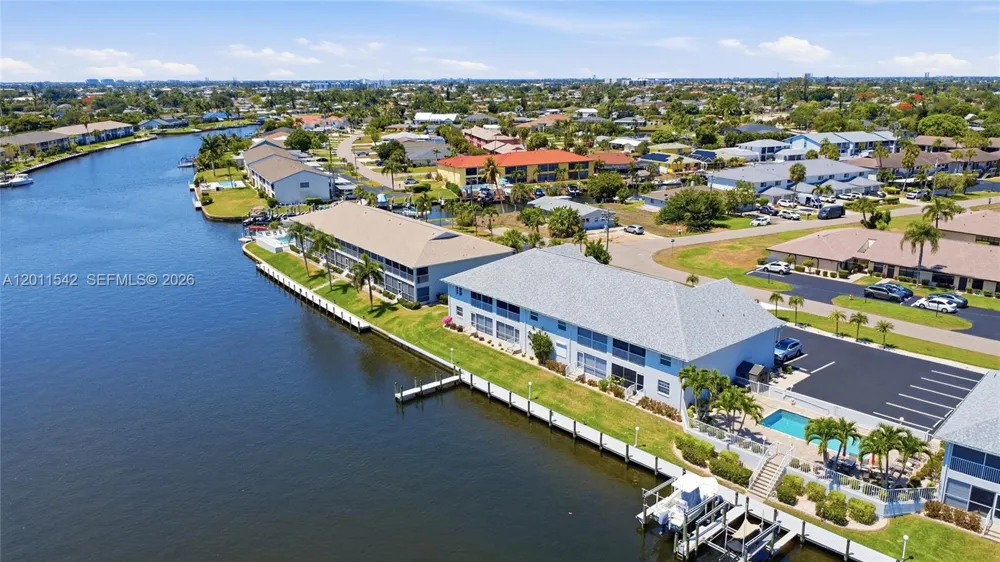 3933 SE 11 Pl #208 Cape Coral, FL 33904